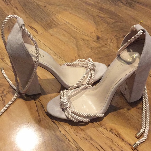 size 9 kayleen heels - Picture 2 of 5